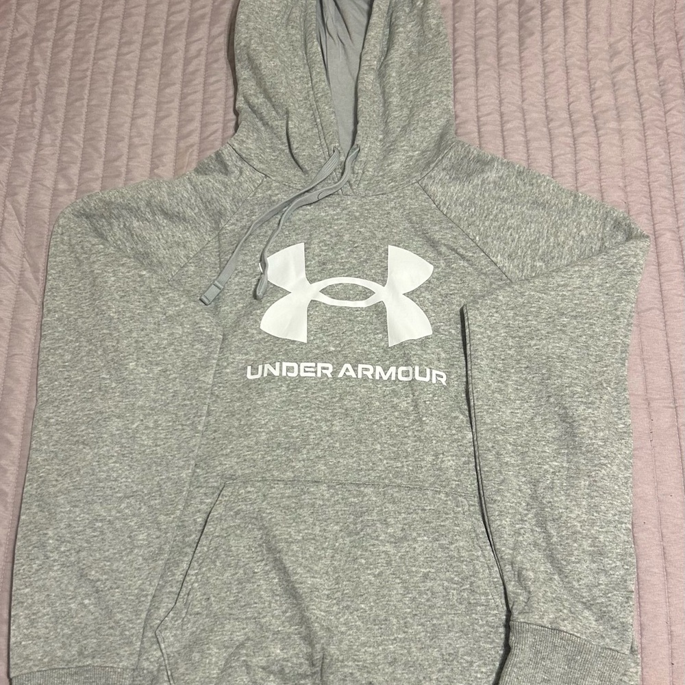 Under Armour Light Gray Pullover Hoodie and Sweat pants